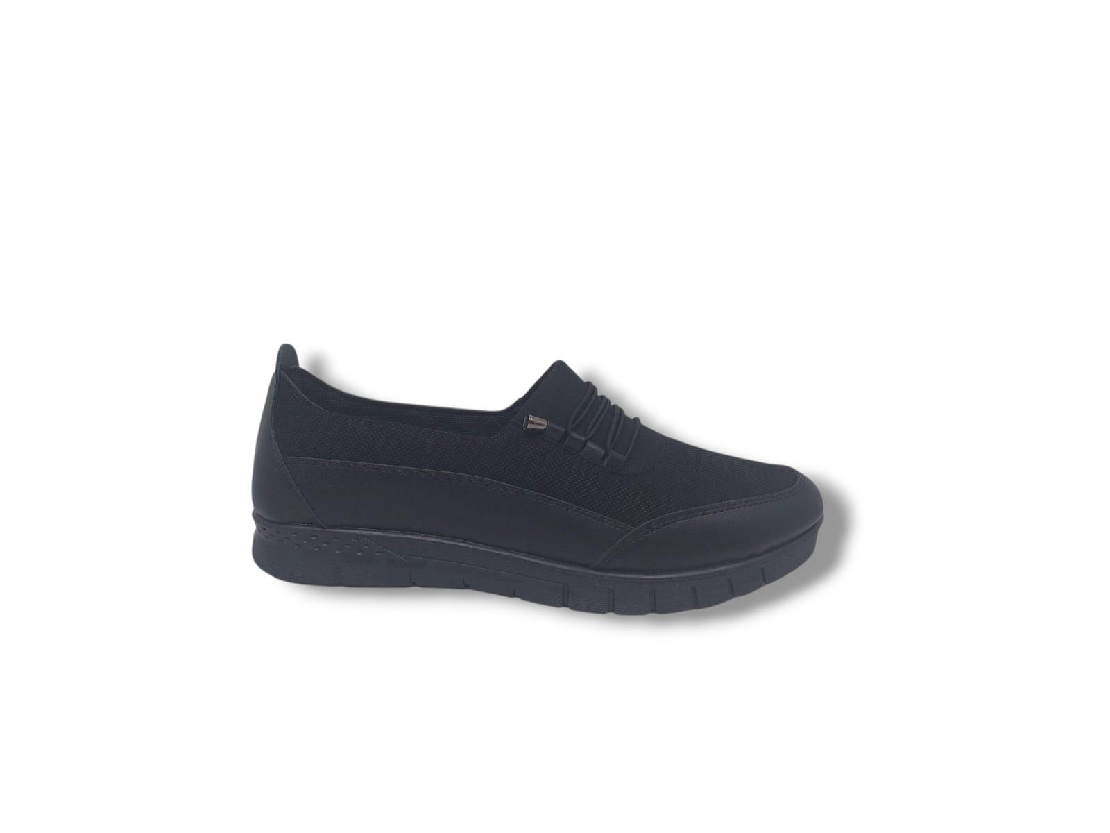 Zerhan 600 Kadın Siyah Komfort Termo Taban Büyük Numara Ayakkabı 41 42